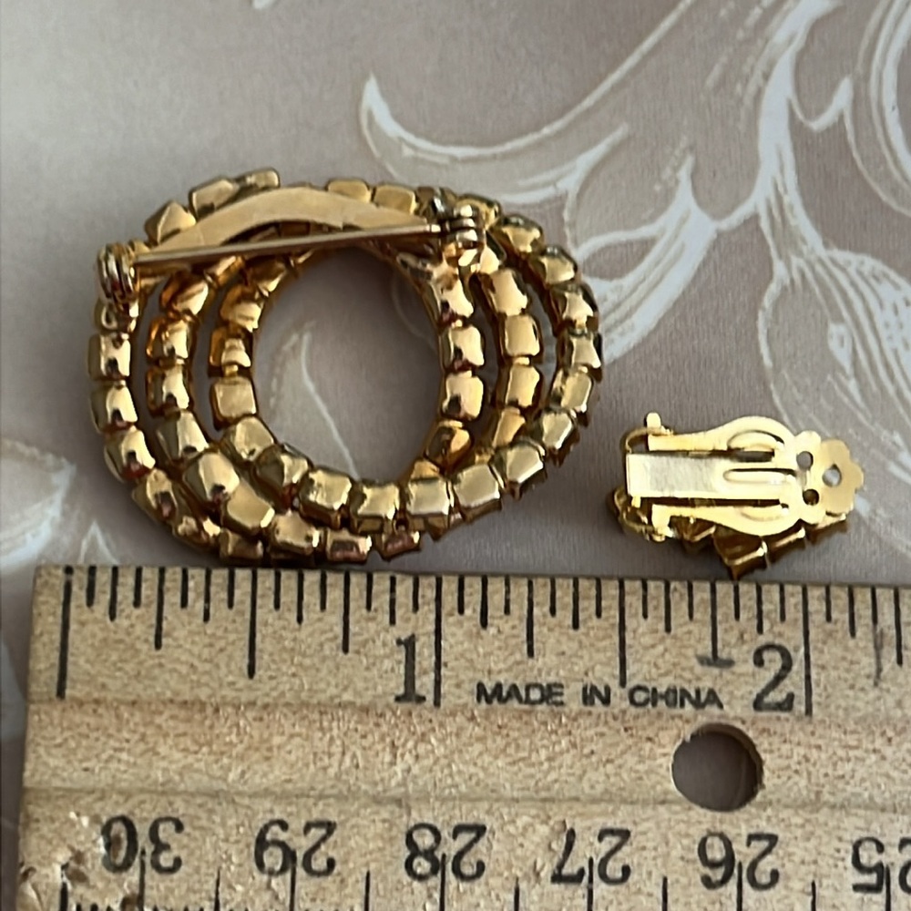 Vintage three ring prong set rhinestone brooch clip earring set uranium glass - Picture 7 of 7